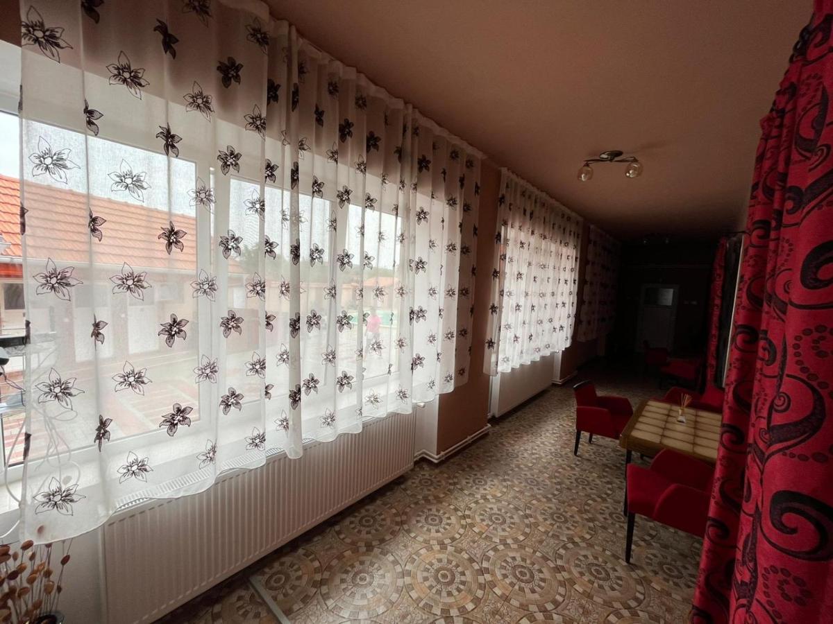 Pensiunea La Nety Bozovici Exterior photo